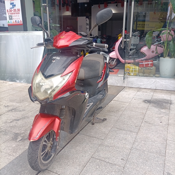 雅迪二手电动车。72伏。电池一年不到。