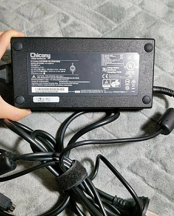 原装群光未来人类230w四孔笔记本电源适配...