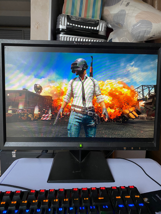 出一台个人自用联想19寸显示器，分辨率14...