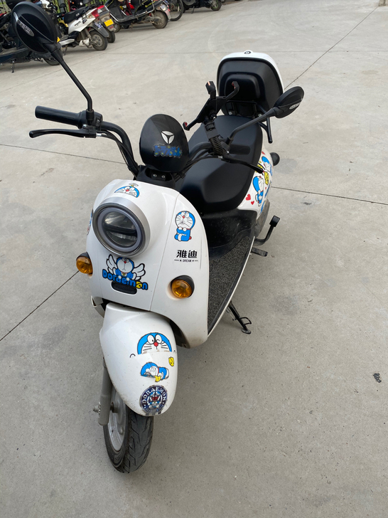 个人一手，雅迪电动车，续航75-90公里。