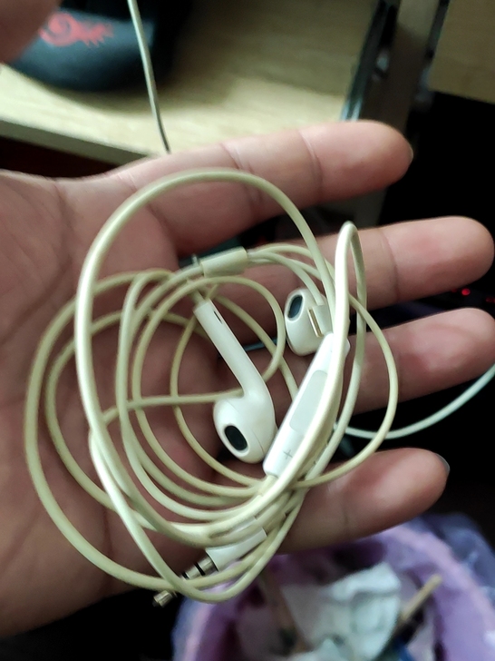 苹果耳机一个正版的