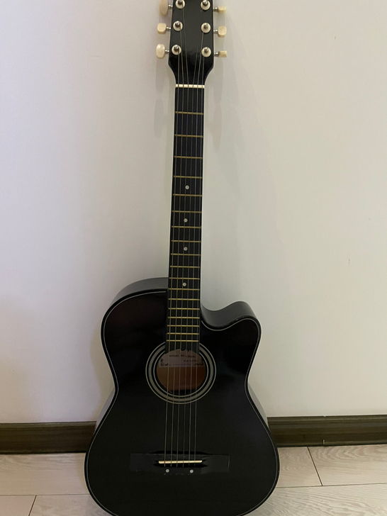 注意注意全新吉他售卖，因个人买完之后无空学...