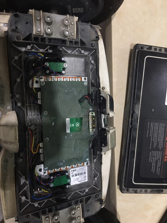 小米九号平衡车，进水不开车，自己拆了吹干也...