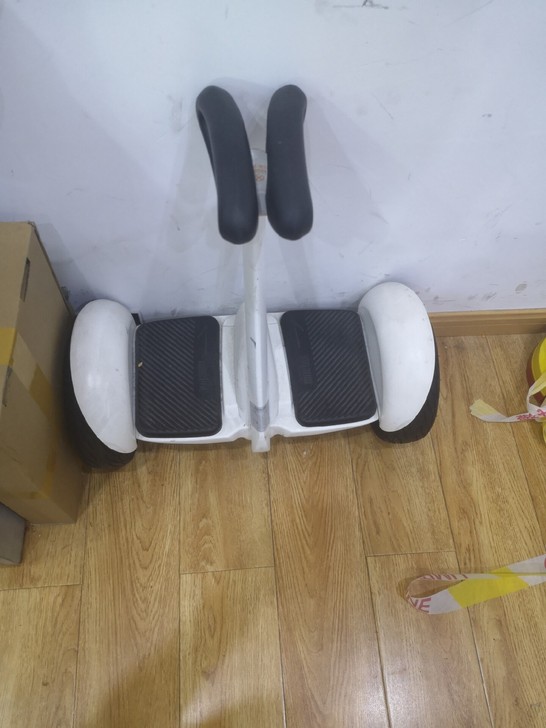几乎全新的小米平衡车，好像不到一百公里，因...