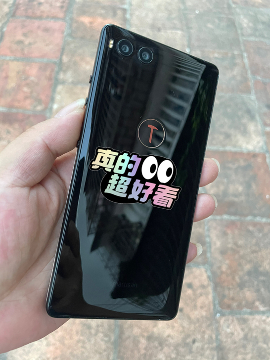 锤子手机  坚果R1 6+128G 成色如...
