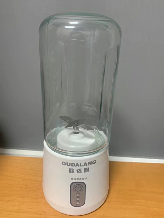 店铺经营不下去了,清仓处理一批全新玻璃榨汁机