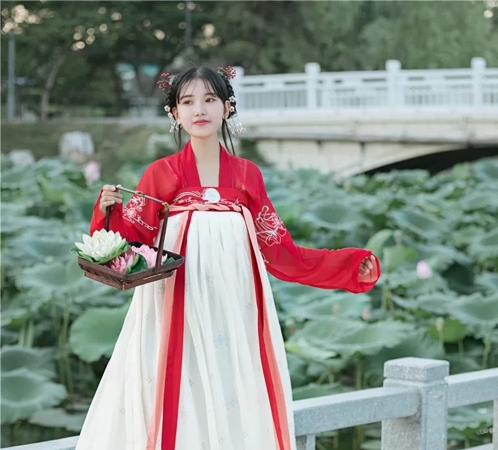 梨花渡汉服 穿一无洗