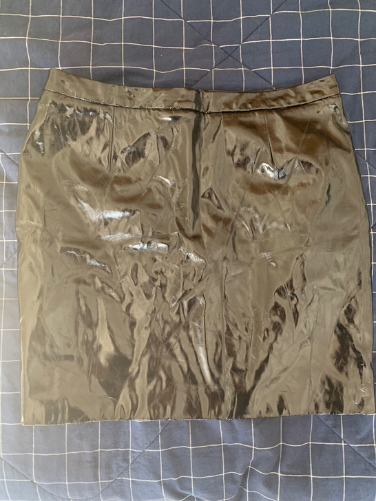 全新 亮皮包臀裙