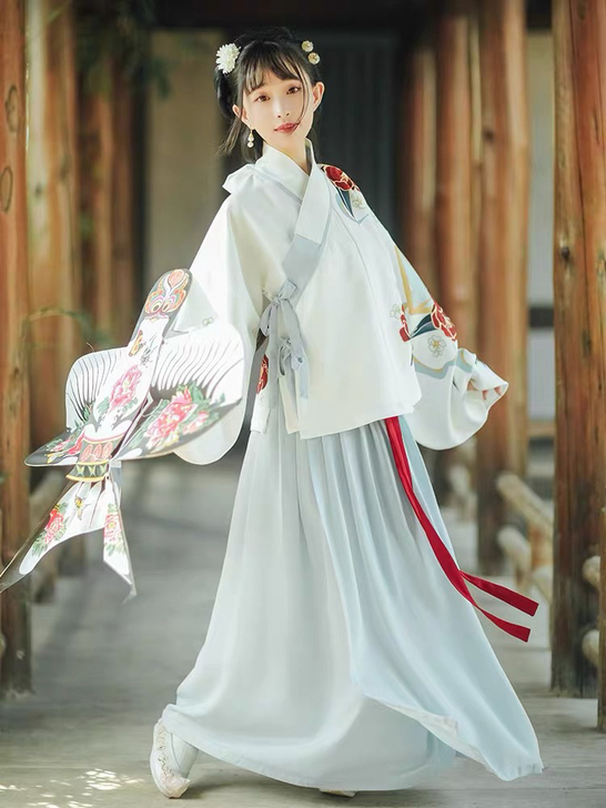 【十三余 小豆蔻儿】[东风一梦] 印花短袄...