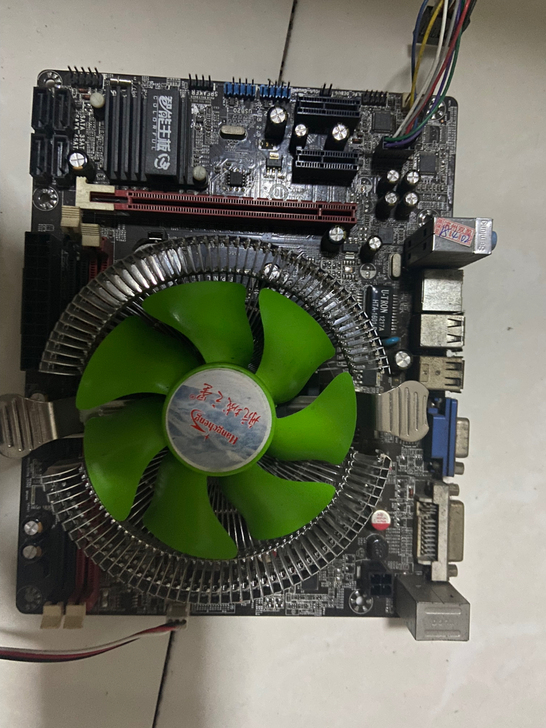 七彩虹h61加i3 2100 加cpu散热...