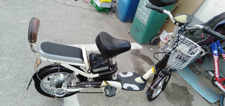家用闲置雅迪二手电动车48v12简易款电动...