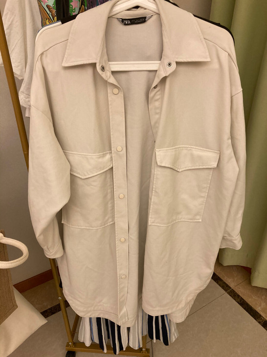 zara 衬衫阔型宽松款 s码 但是很大 ...