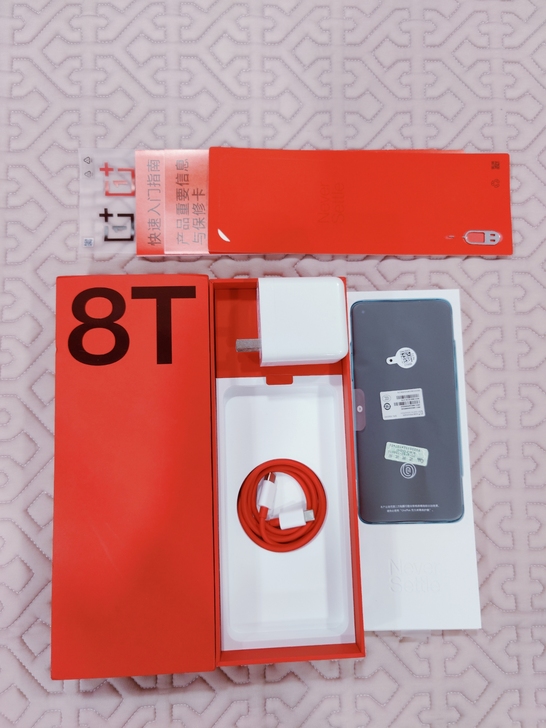 自用一加8T，99新，国行，成色很好没有磕...