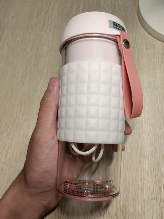 几乎全新 苏泊尔榨汁杯用过三次就闲置了买成...