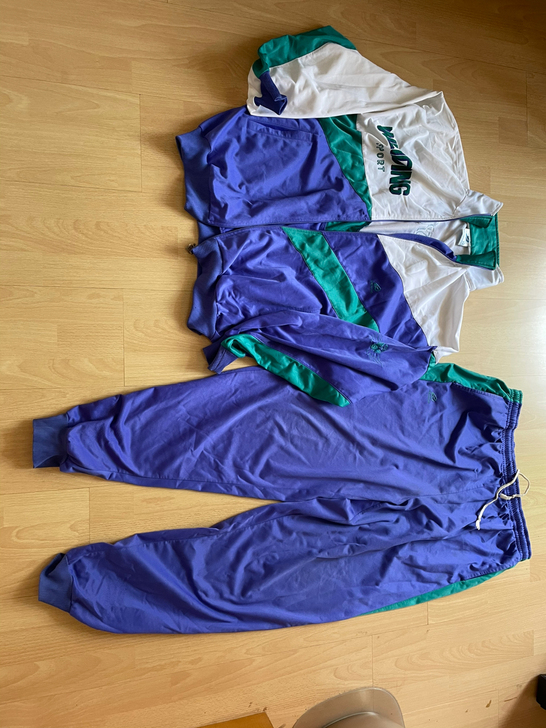 男士运动服，180码，新旧如图，不退不换不...