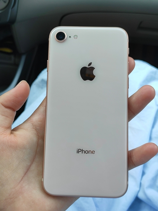 女生自用iPhone8  国行  64G ...