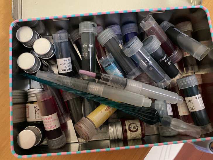 墨水 玻璃笔和自来水笔（有一只盖子丢了）附...