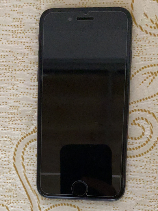 出自用iPhone8 64G 是从别人那里...