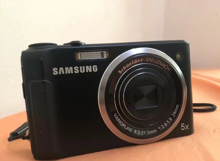 帮朋友出一个三星ccd相机   带保护包 ...