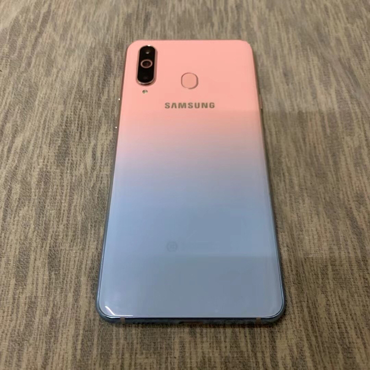 三星A8S 6+128G 成色完美 无拆修...