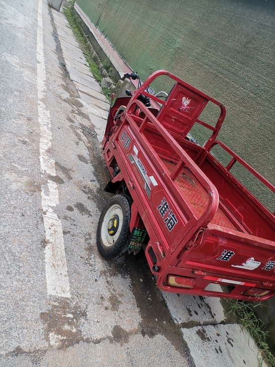 两台油三轮车转让