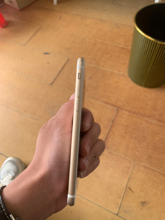 iPhone7 美版32G 成色如图，指纹...