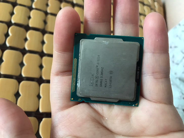 电脑cpu，i3-3220，自用的电脑拆机...