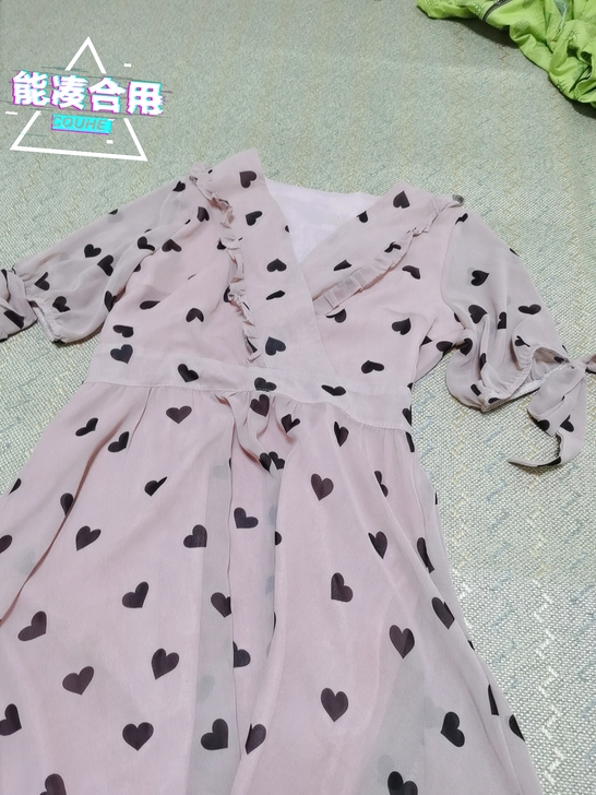 嫩粉色连衣裙，S码