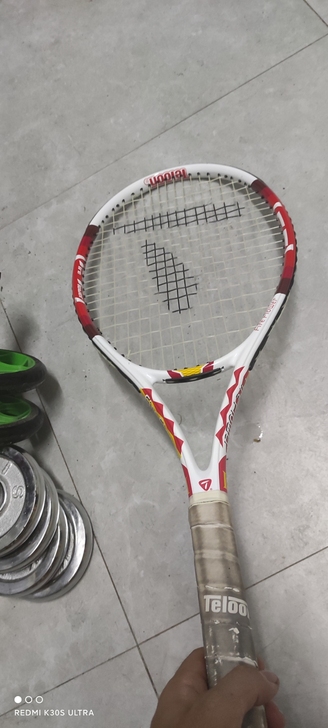 天龙火花系列网球拍，九成新，原价180，现...