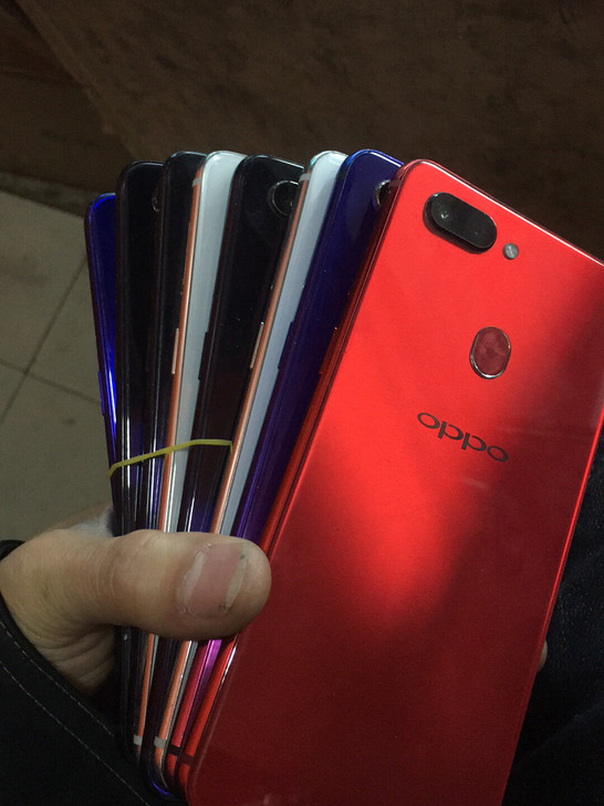 OPPO R15 标准版6加128 内爆。...