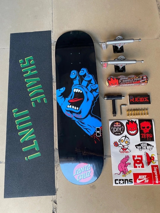 全新双翘滑板 Santa Cruz