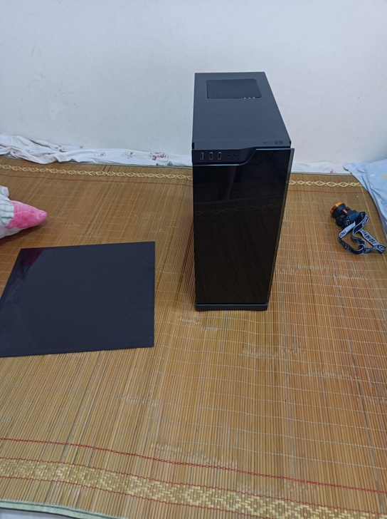 爱国者炫影台式机箱。空机箱一个，今年初购买...