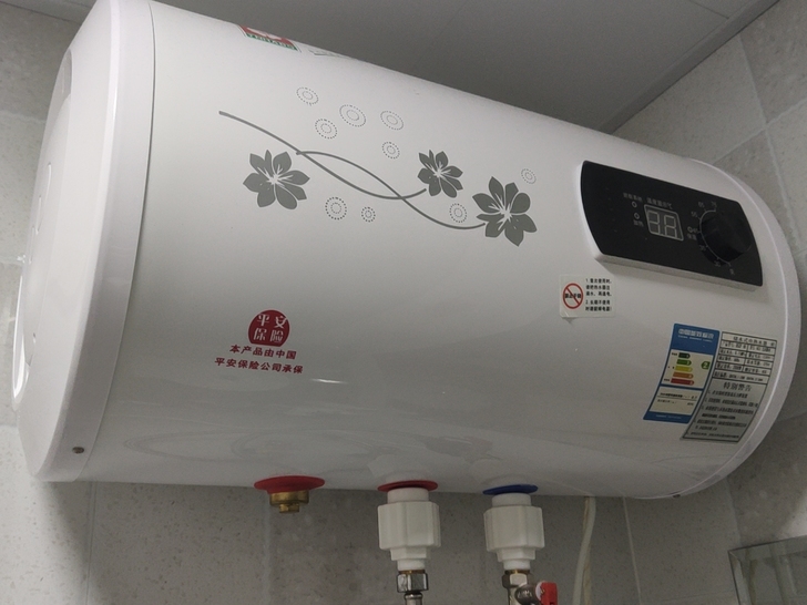 樱花热水器，40升容量，出水断电，安全可靠...