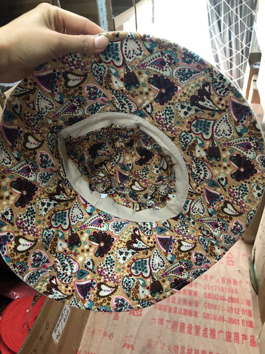 遮阳帽  有的微脏 能接受的去拍 现价9....