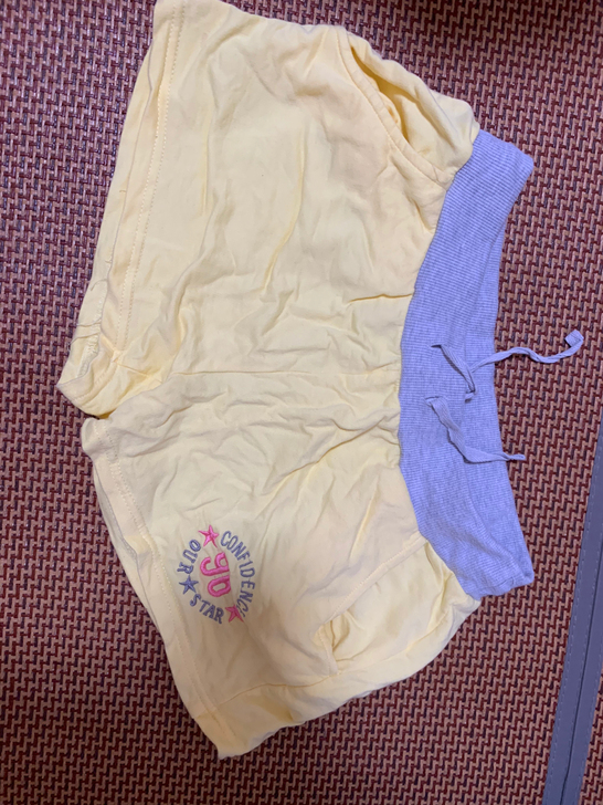 快鱼夏季拼色热裤短裤 黄灰 粉灰 8.5新