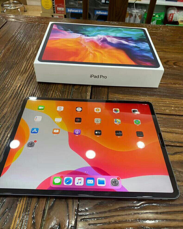 公司倒闭闲置二手苹果平板9新ipad低价处理