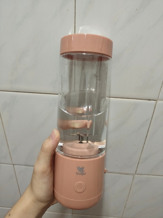 布谷便携式榨汁机，因为哥哥是做电器销售的所...