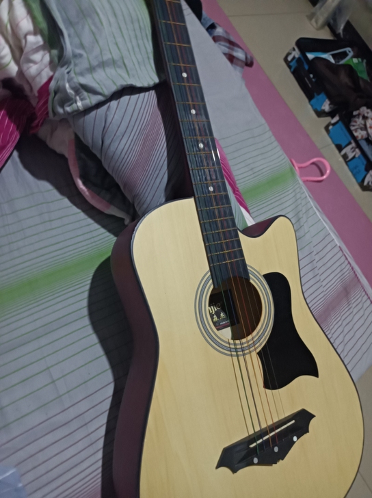 吉他 九九成新 送配件