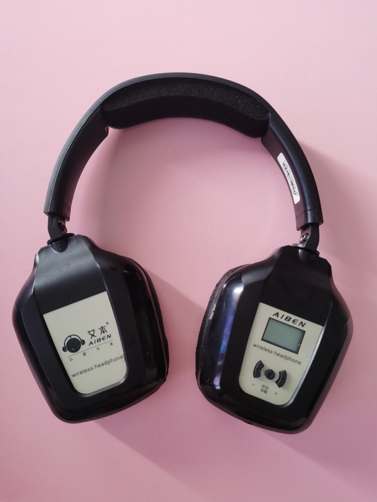 英语专八考试后出，重庆同城可自取。