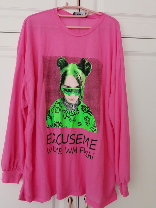 长款防晒衫，一共穿两次，凉快不沾身。