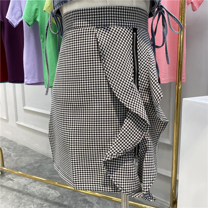 8.22秒杀！裙子2020新款不规则荷叶边...