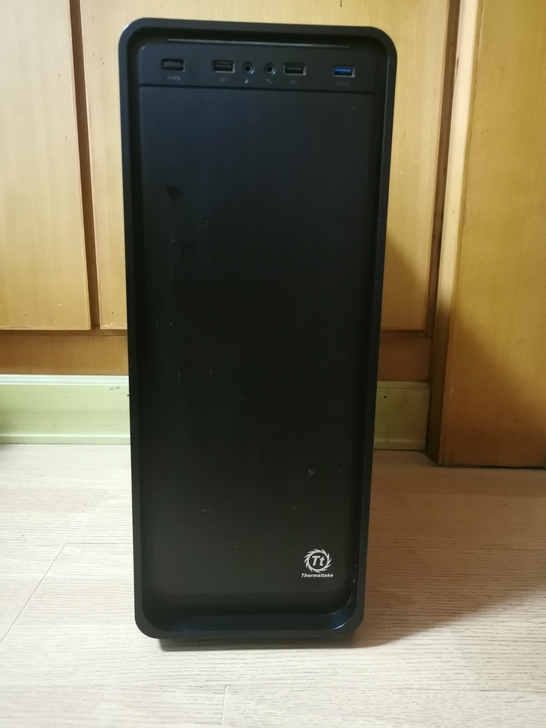 tt机箱 全侧透机箱 成色还行