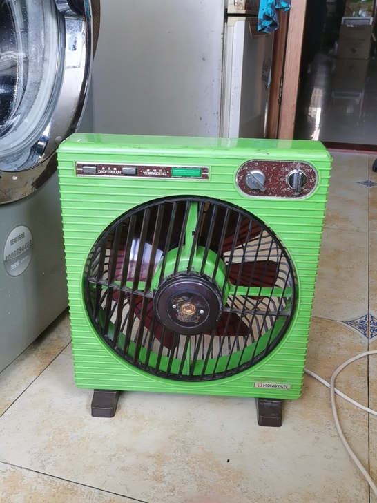 广州钻石10寸鸿运扇，古董物，收藏是宝。现...