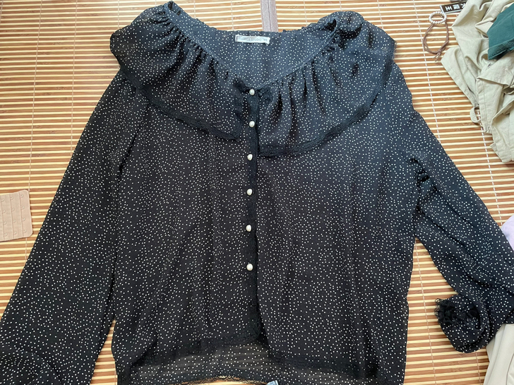 波点上衣 牛仔短裙