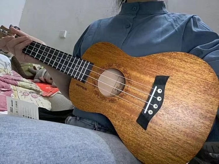 最后几套   原价几百的进口琴弦尤克里里 ...