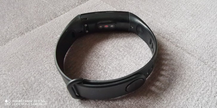 华为荣耀手环3代