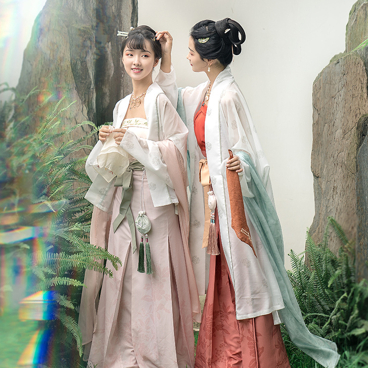 重回汉唐 本白色直领对襟长衫 S码 仅试穿...