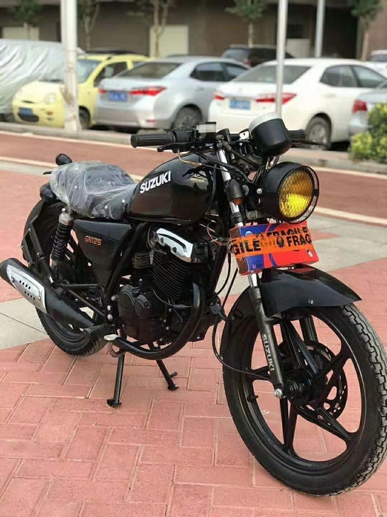 铃木复古街车125cc