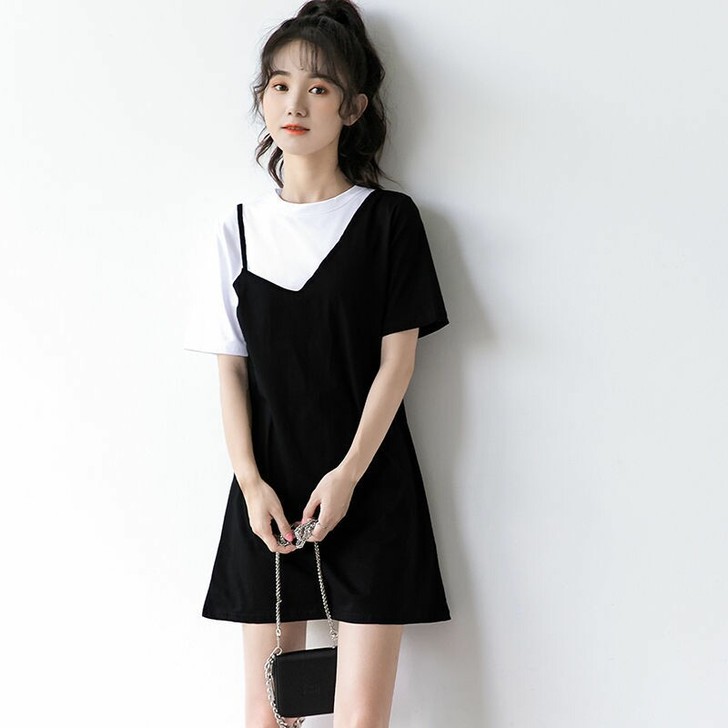 2021夏季新款黑白拼色假两件连衣裙女宽松...