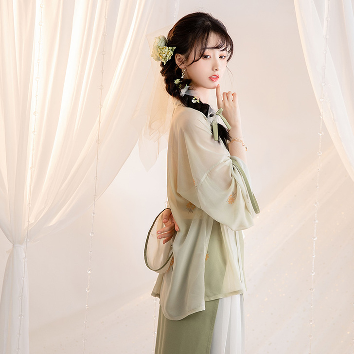 池夏 汉元素，裙子刺绣很好看，仅拆包装试过...
